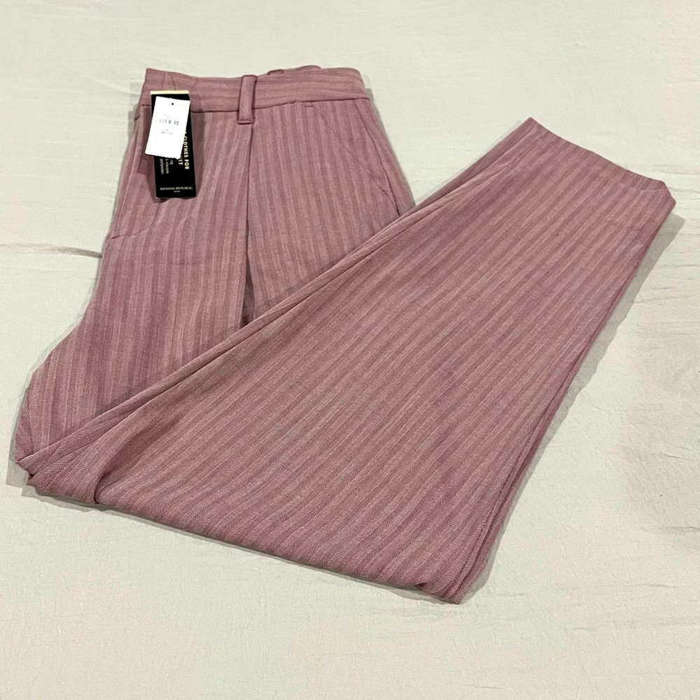 NWT - Banana Republic High-Rise Tapered - Size 4P